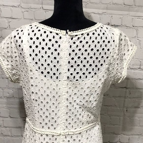 White Belted  Eyelet Sheath Dress Preppy and Chic Sizeb10 - Picture 7 of 13